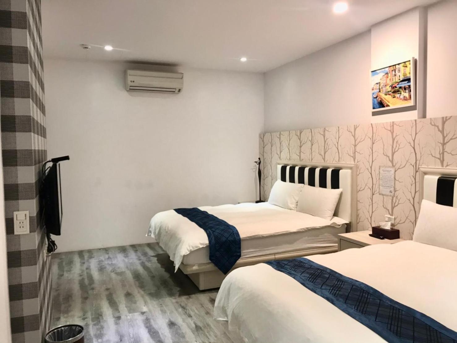 小小鋼琴家民宿&近夜市文創美食街 Hualien Extérieur photo