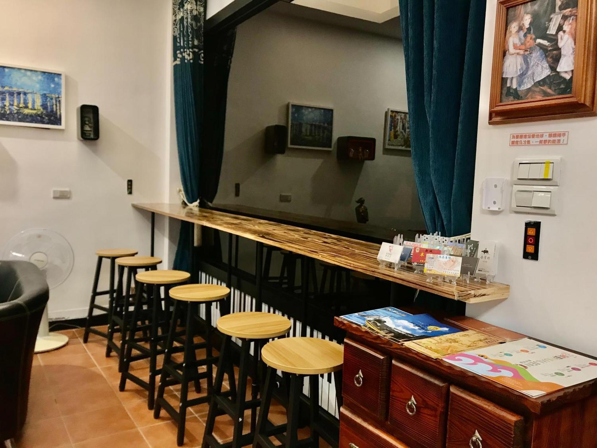 小小鋼琴家民宿&近夜市文創美食街 Hualien Extérieur photo